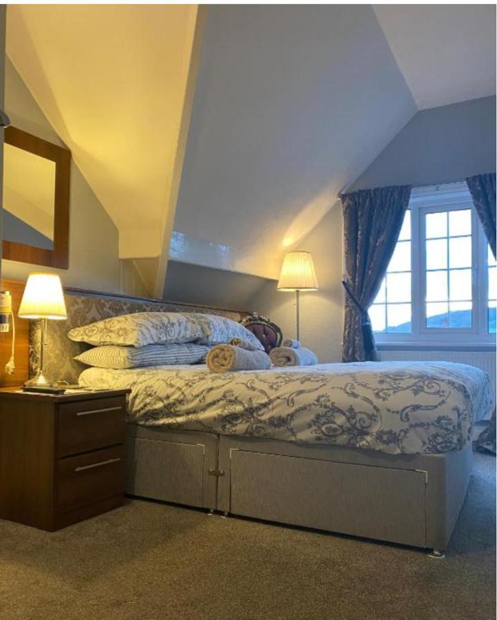 ロビン・フッズ・ベイ The Wayfarer, Robin Hoods Bay Bed & Breakfast エクステリア 写真