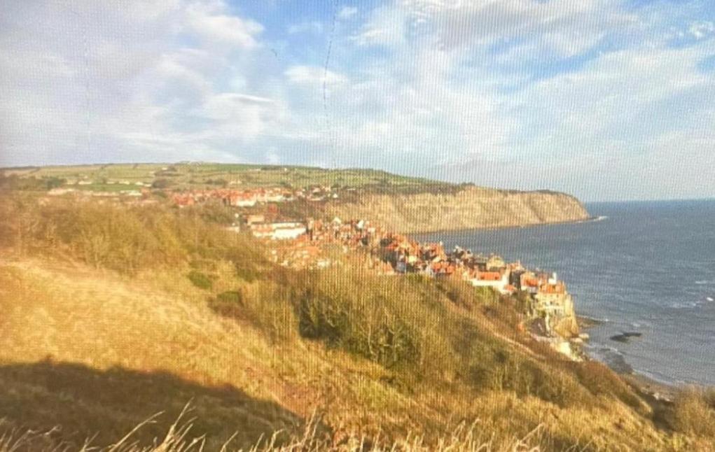 ロビン・フッズ・ベイ The Wayfarer, Robin Hoods Bay Bed & Breakfast エクステリア 写真