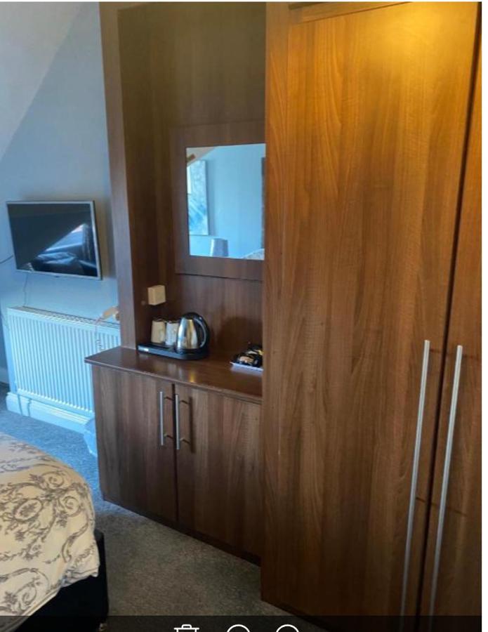 ロビン・フッズ・ベイ The Wayfarer, Robin Hoods Bay Bed & Breakfast エクステリア 写真